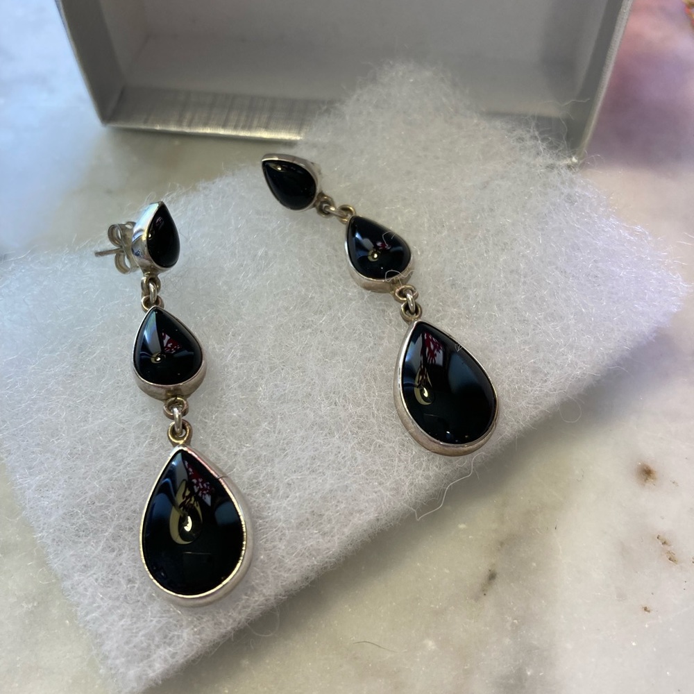 Native American Sterling silver and onyx teardrop drop earrings